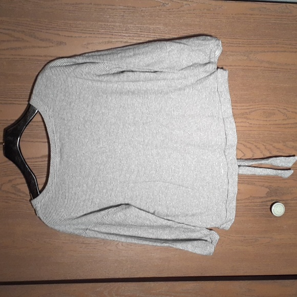 Grey & Gray womens cozy subtle black and gray top with waist tie size me… - Picture 8 of 8